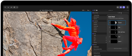 MacBook Pro, Final Cut Pro, panneau Masque automatique, catégorie Personnes sélectionnée, autres catégories : peau, peau et visage, cheveux, bouche, personne aux tons rouges escaladant une falaise rocheuse sur fond de ciel bleu